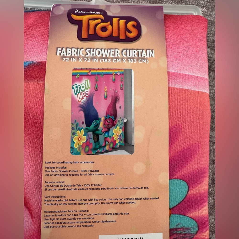 DreamWorks - Trolls ‘Troll Life’ Hugfest Fabric Shower Curtain NWT - Picture 5 of 5
